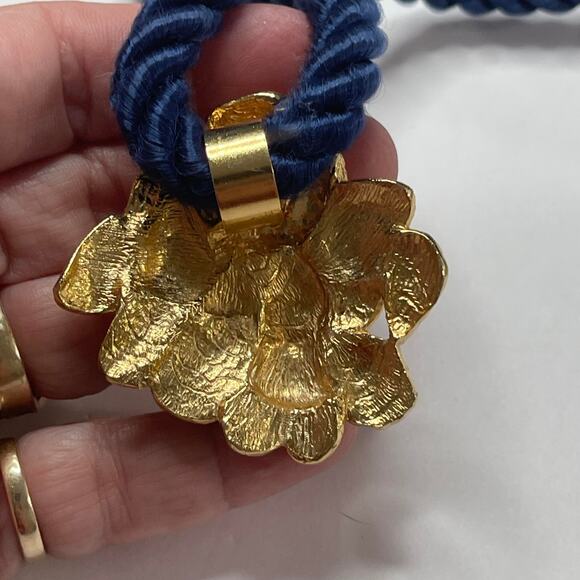 necklace earrings Y2K gold tone shell pendant navy blue cord nautical jewelry - Picture 8 of 14